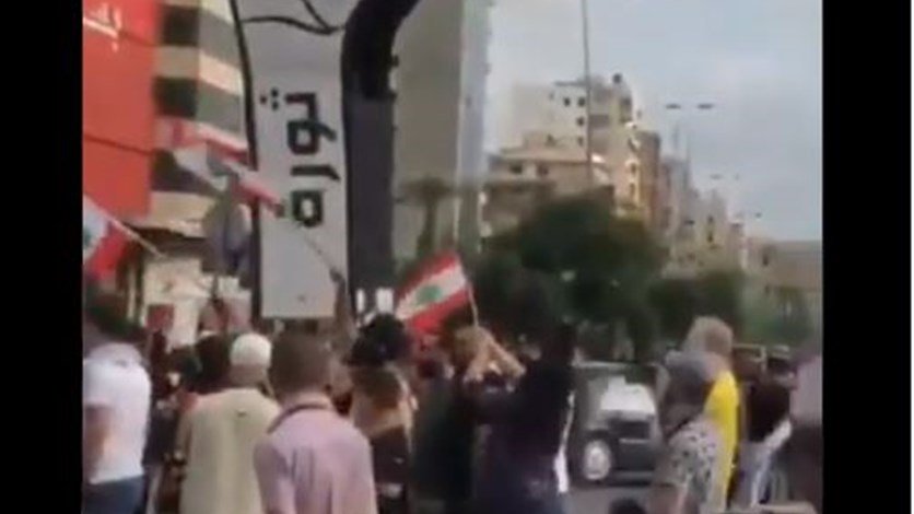 اعتصام ضد الغلاء في ساحة عبد الحميد كرامي في طرابلس