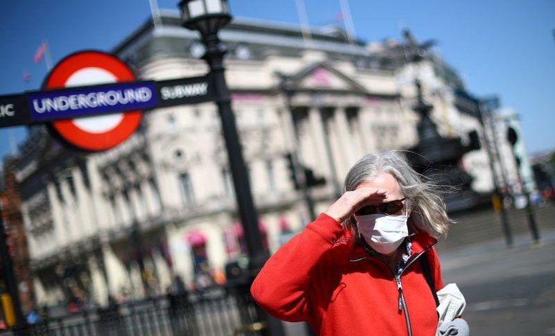 بريطانيا تسجل 33552 إصابة و1348 وفاة جديدة بفيروس كورونا