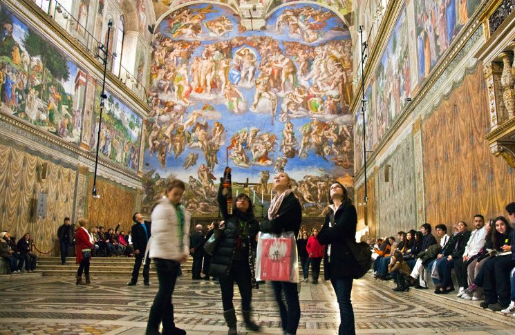 متاحف الفاتيكان تفتح أبوابها أمام السياح يوم غد الاثنين