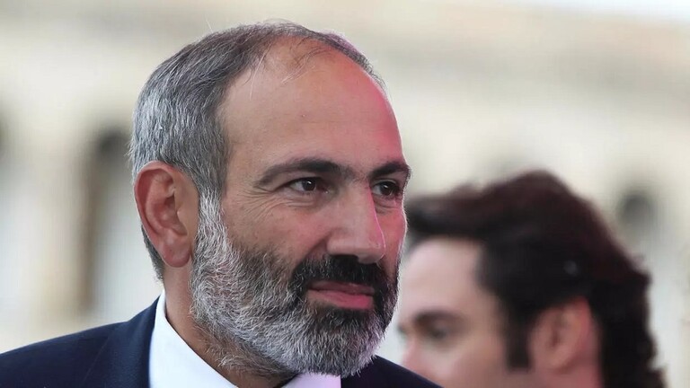 في بثٍ مباشر.. رئيس وزراء أرمينيا يُعلن إصابته وعائلته بكورونا