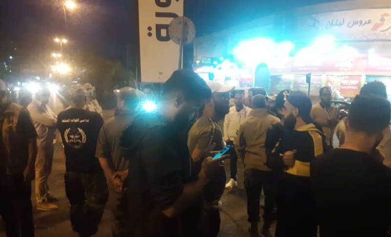 محتجون قطعوا الاوتوستراد امام سرايا طرابلس