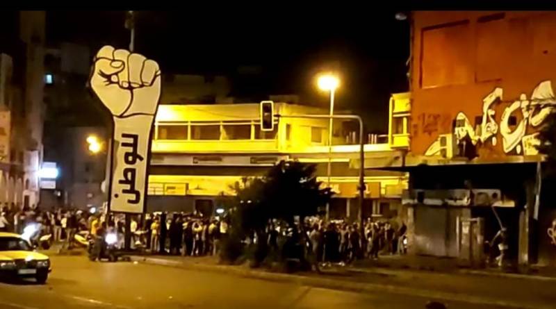محتجون تجمعوا في ساحة النور وجالوا في شوارع طرابلس