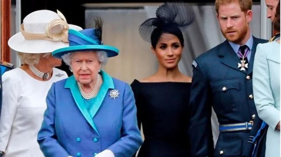 الأمير تشارلز توقع المشاكل عند انضمام ميغان ماركل للعائلة المالكة