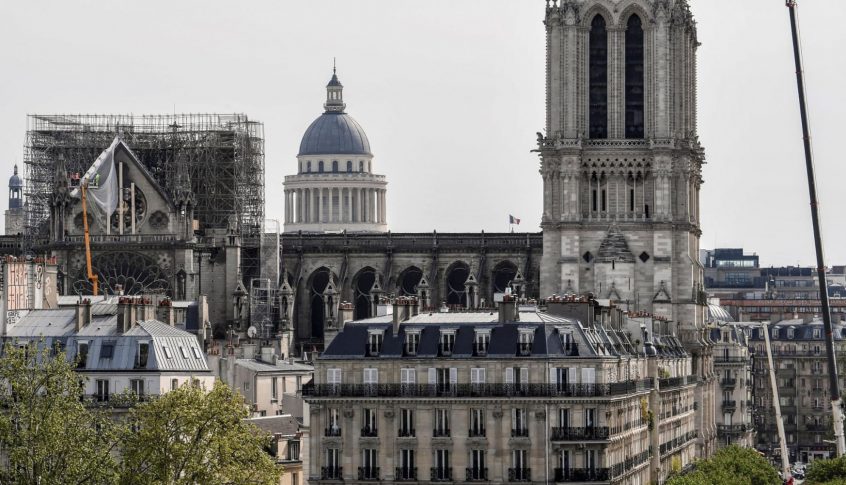 بعد أشهر من الجدل حول تصميمها.. كيف سيبدو شكل كاتدرائية نوتردام في باريس؟