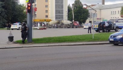 أوكرانيا.. رجل يختطف حافلة ورهائن في مدينة لوتسك (فيديو)