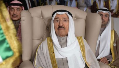 أمير الكويت يجري عملية جراحية ناجحة