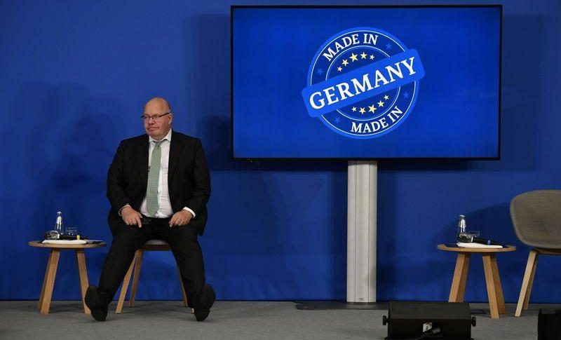 وزير الاقتصاد الألماني يتوقع تعافياً اقتصادياً في تشرين الأول