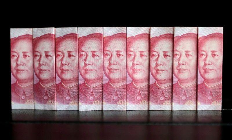 اليوان الصيني يقود مكاسب عملات السلع الأولية