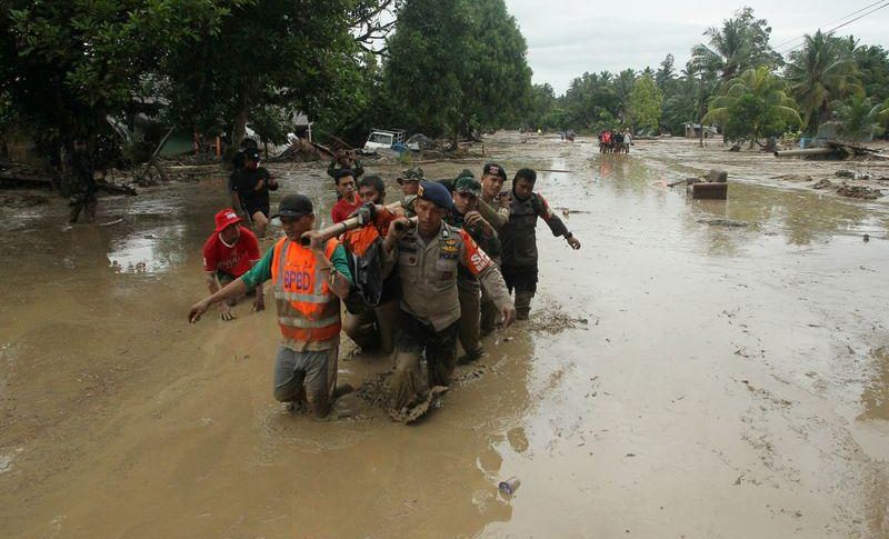 السيول في إندونيسيا تؤدي إلى مقتل 16 على الأقل وتشريد المئات