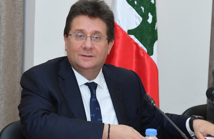 كنعان يعزي بسليمان في كنيسة مار جريس في جبيل