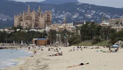 فض اعتصام في شاطئ في إسبانيا كان يهدف لنشر كورونا