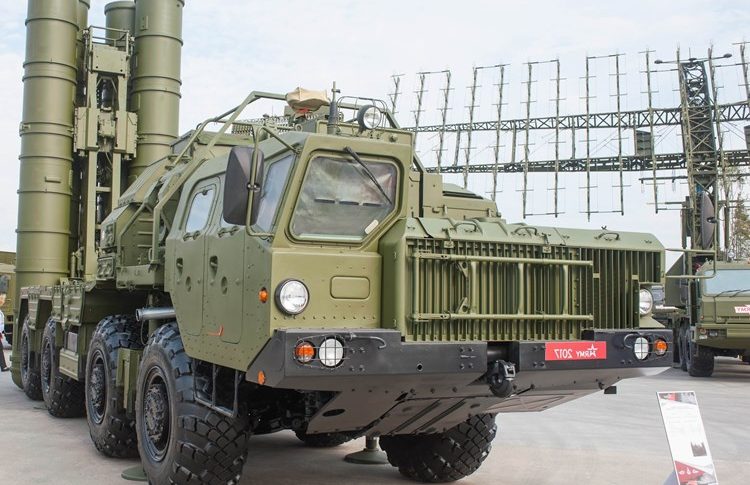روسيا وتركيا توقّعان عقد توريد دفعة ثانية من منظومة صواريخِ “إس 400”