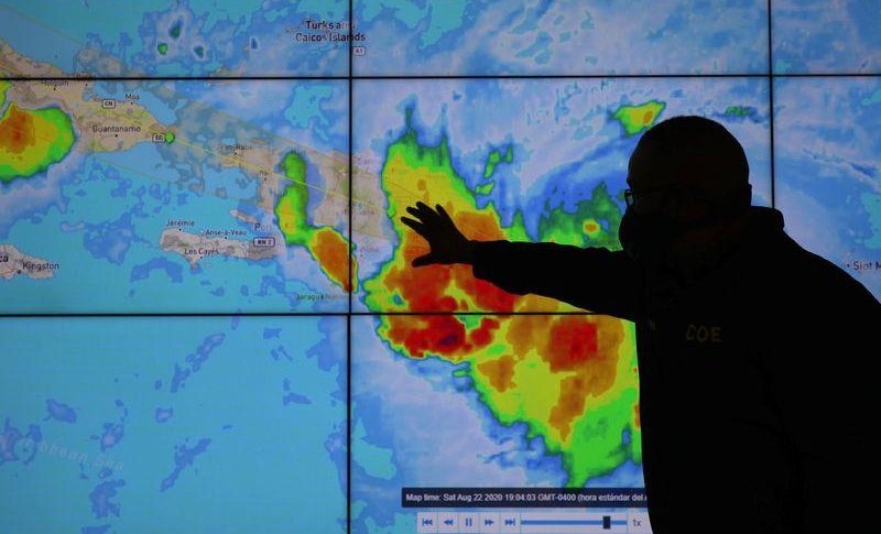 مركز أميركي: أمطار غزيرة في اجتياح العاصفة لورا لجمهورية الدومينكان
