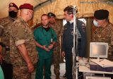 قائد الجيش يتفقّد مستشفيات ميدانية وتوزيع حصص غذائية
