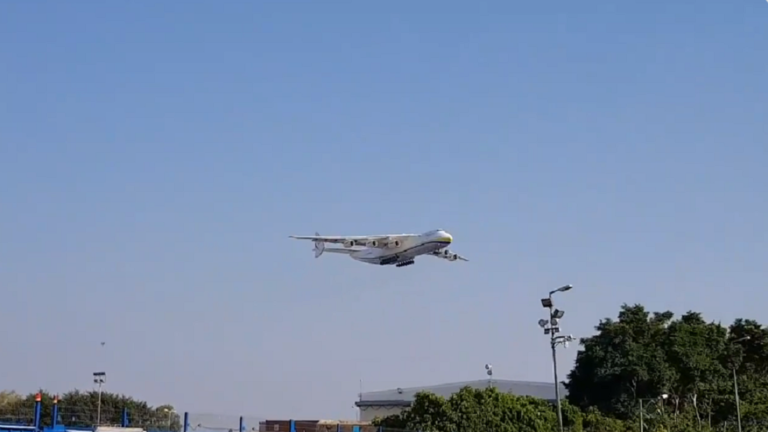 وصول أكبر طائرة بالعالم إلى “إسرائيل” لنقل منظومة القبة الحديدية