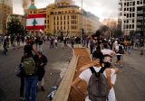 اندلاع المواجهات بين ​المتظاهرين​ و​قوى الأمن​ في ​وسط بيروت