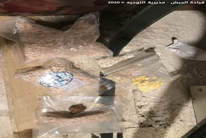 الجيش: دهم منازل مطلوبين في بعلبك الهرمل وضبط كمية من المخدرات والكبتاغون