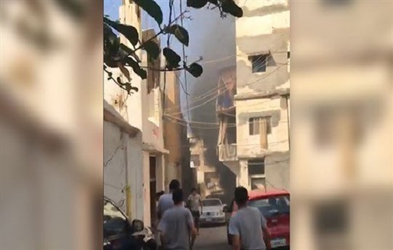 بالفيديو: اندلاع حريق كبير في معمل دهانات في الاوزاعي