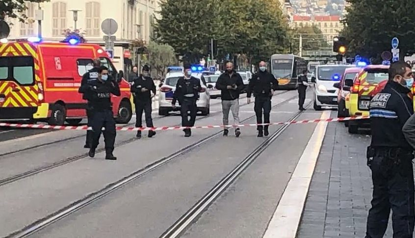 3 قتلى في هجوم بسكين في مدينة نيس الفرنسية واعتقال المهاجم