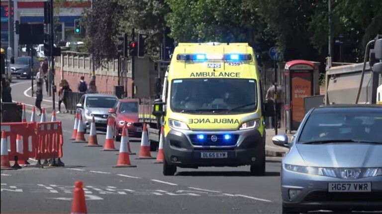 بريطانيا.. إصابة 15 شخصاً بمادة مجهولة رشها رجل مقنع في 3 مبان تجارية