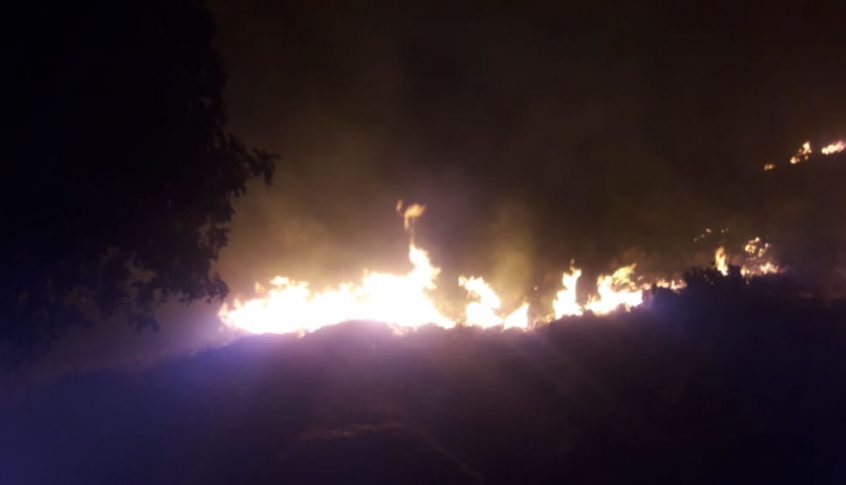حريق في بلدة عيات العكارية والدفاع المدني يعمل على إهماده