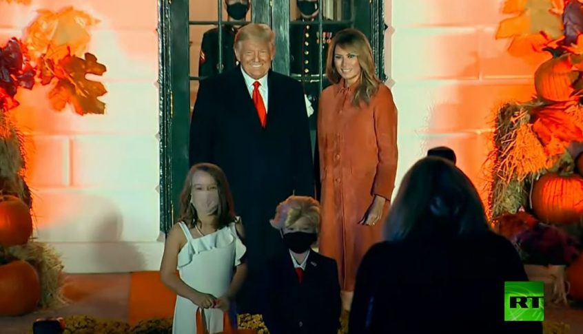 بالفيديو: ترامب وزوجته يلتقيان شبيهيهما الصغيرين!