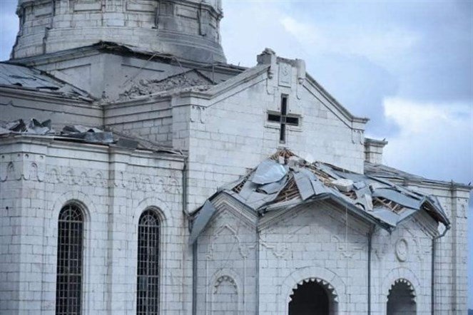 سبوتنيك: إصابة عدد من الصحفيين الروس داخل كاتدرائية مدينة شوشي بقصف أذربجياني