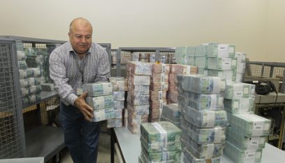 مصرف لبنان يحاول لجم انهيار الليرة (رنى سعرتي – الجمهورية)