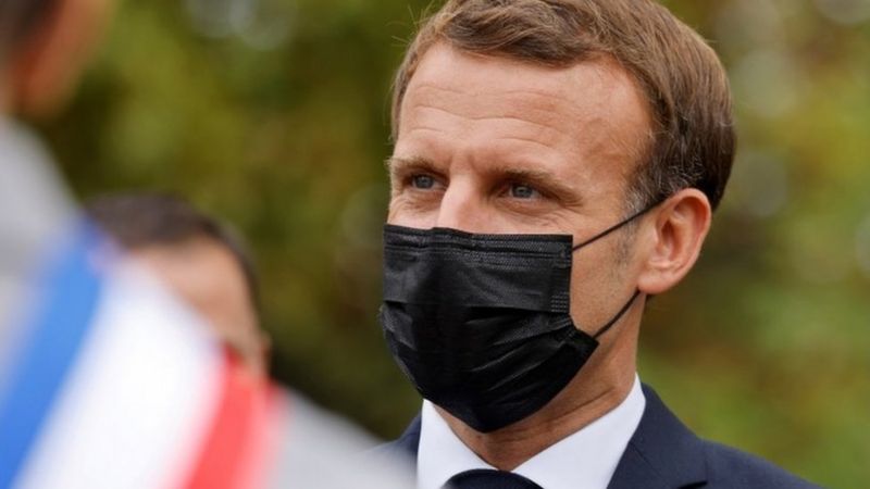 ماكرون: لن أسمح لأحد بأن يقول إنّ فرنسا تزرع العنصريّة تجاه المسلمين