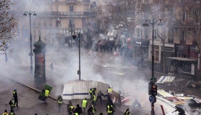 مواجهات محتدمة بين الشرطة الفرنسية ومتظاهرين في باريس