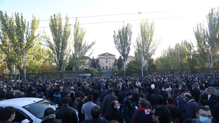 البرلمان الأرمني يفشل في إقالة باشينيان