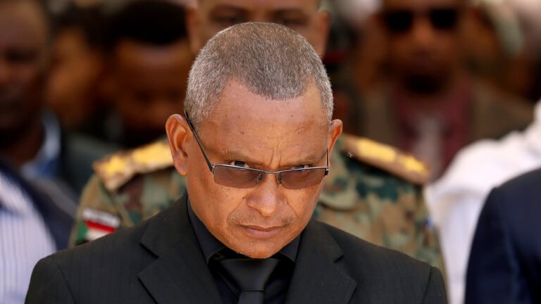 رئيس إقليم “تيغراي” يؤكد قصف قواته مطار العاصمة الإريترية “أسمرة”