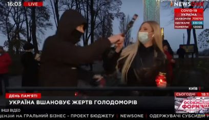 بالفيديو: مراسلة تتعرض لهجوم أثناء البث المباشر!