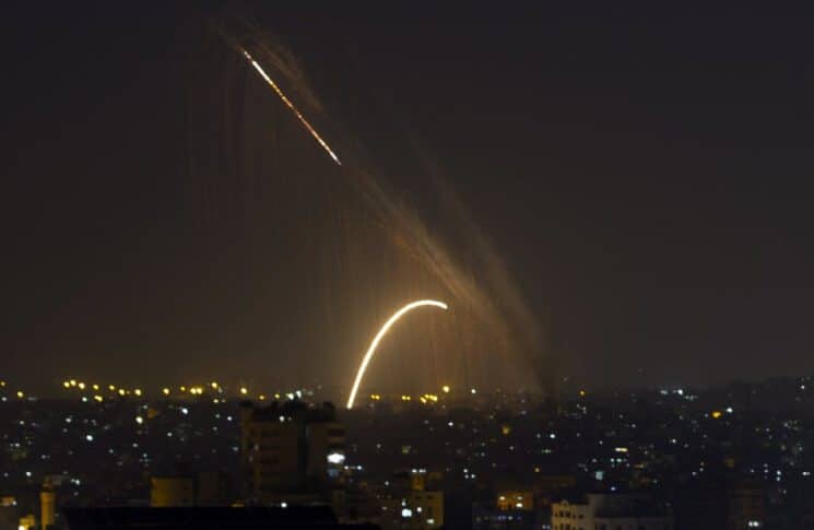 قصف “اسرائيلي” على مواقع “حماس” في غزة