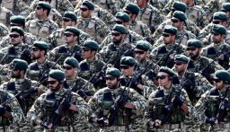 إيران تطلق مناورات عسكرية… وإسرائيل تدعو العالم للرد “بحزم”