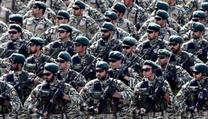 مناورات عسكرية سنوية للجيش الإيراني قرب مدخل الخليج