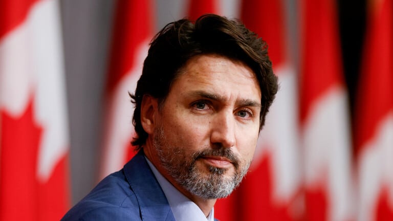 فوز الليبراليين بزعامة ترودو في الانتخابات التشريعية في كندا