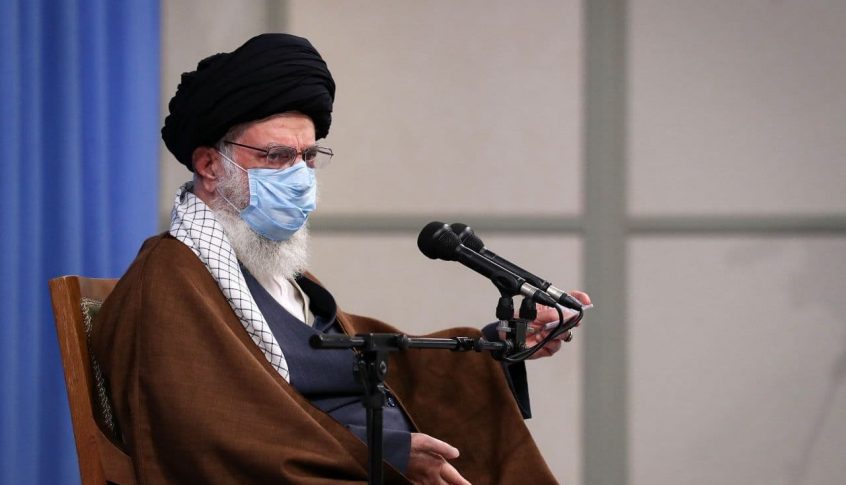 خامنئي لحكومة روحاني: يجب أن لا نرهن برامجنا الداخلية بالغرب أبداً