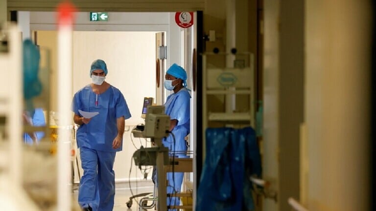 إقتراب الإصابات بكورونا في فرنسا من 2 مليون حالة