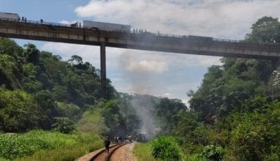 عشرات القتلى والجرحى بسقوط حافلة من فوق جسر في البرازيل