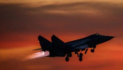 مقاتلة روسية تعترض طائرة استطلاع أميركية فوق بحر بيرنغ