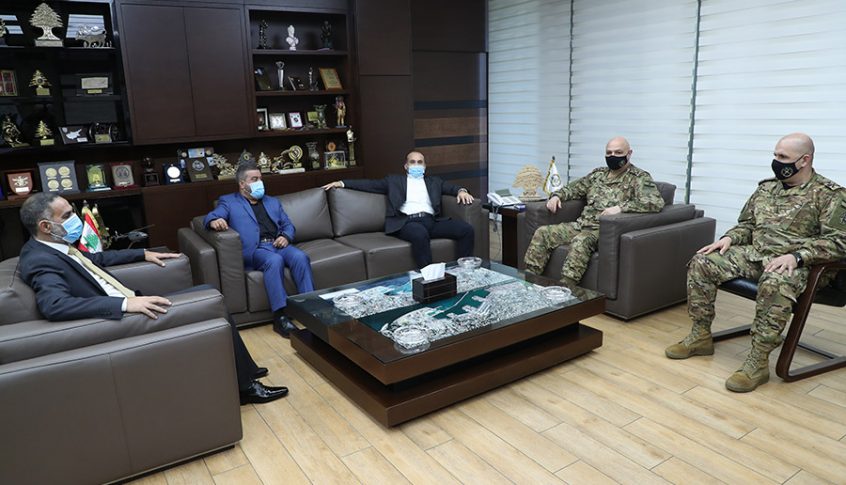 قائد الجيش التقى محافظ بعلبك الهرمل