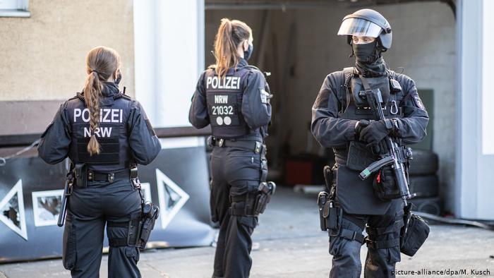الشرطة الألمانية: اعتقال مشتبه به باحتجاز رهائن في صيدلية ولا إصابات