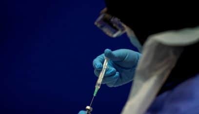 بريطانيا: تطعيم 140 شخصًا كل دقيقة ضد كورونا