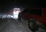 انقاذ مواطنين حاصرتهم الثلوج في جبل صنين
