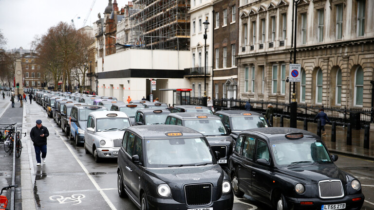 “تاكسي لندن” في دبي اعتبارًا من شباط المقبل