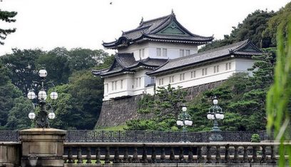 مجهول يتسلل إلى قصر الإمبراطور الياباني