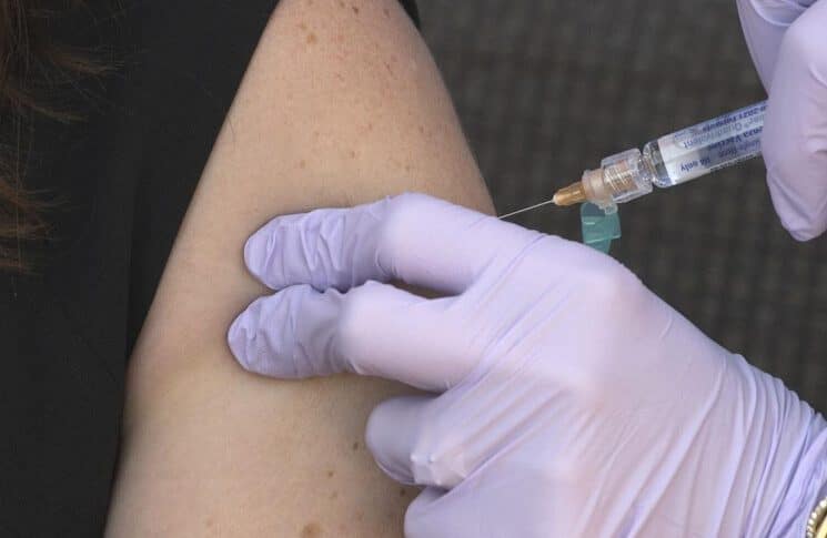 ما هو اللقاح الفعال ضد جميع سُلالات “كورونا”؟