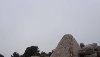 مدفن هرمي بلبنان سبق أهرامات الفراعنة بألفي سنة!