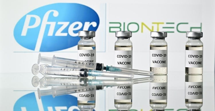 المفوضية الأوروبية توقع اتفاقا مع شركة فايزر ـ بايونتك لشراء 1.8 مليار جرعة من لقاح كورونا